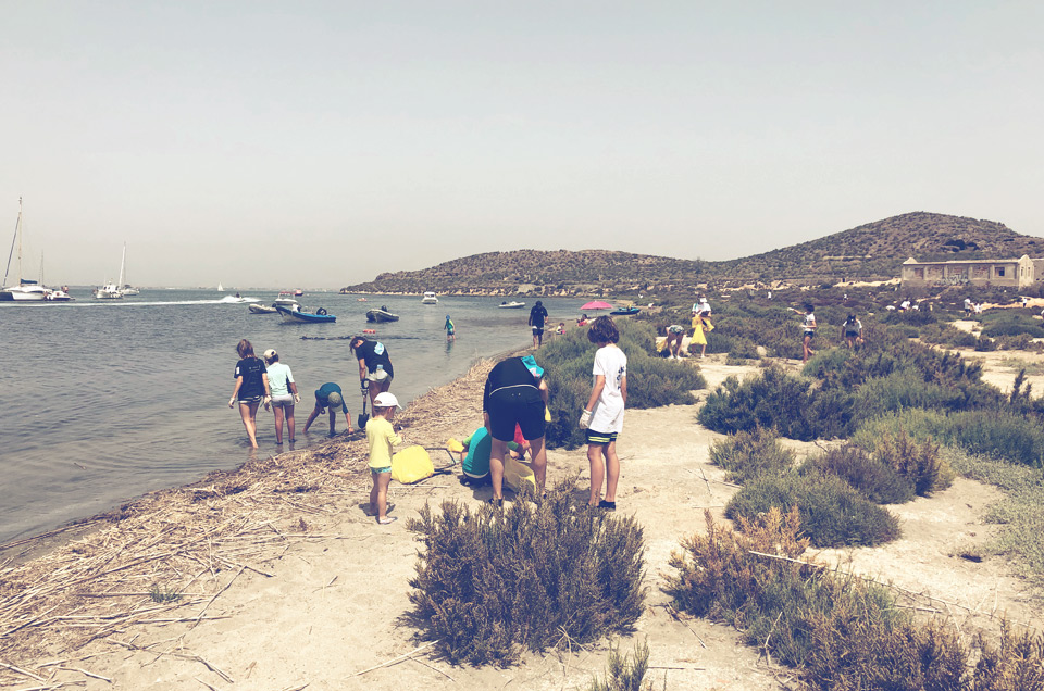 Recogida de residuos en Isla Perdiguera con la Fundación SOS